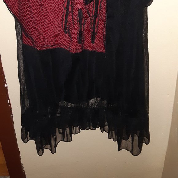 High mock neck black and red tunic - Picture 4 of 4